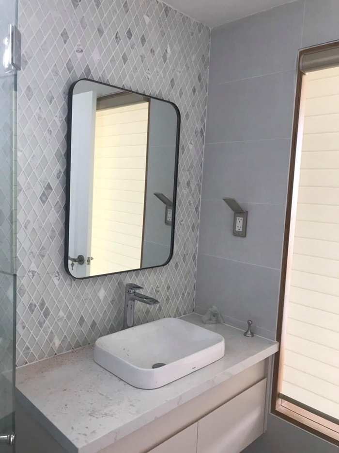 Gương kính trang trí phòng tắm